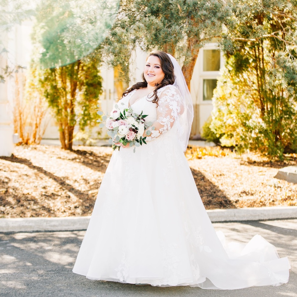 Essences of Australia Wedding dress